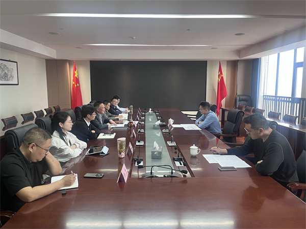 4月17日，常务副县长戴维走访安博anbo(中国)集团并进行座谈交流1。.jpg